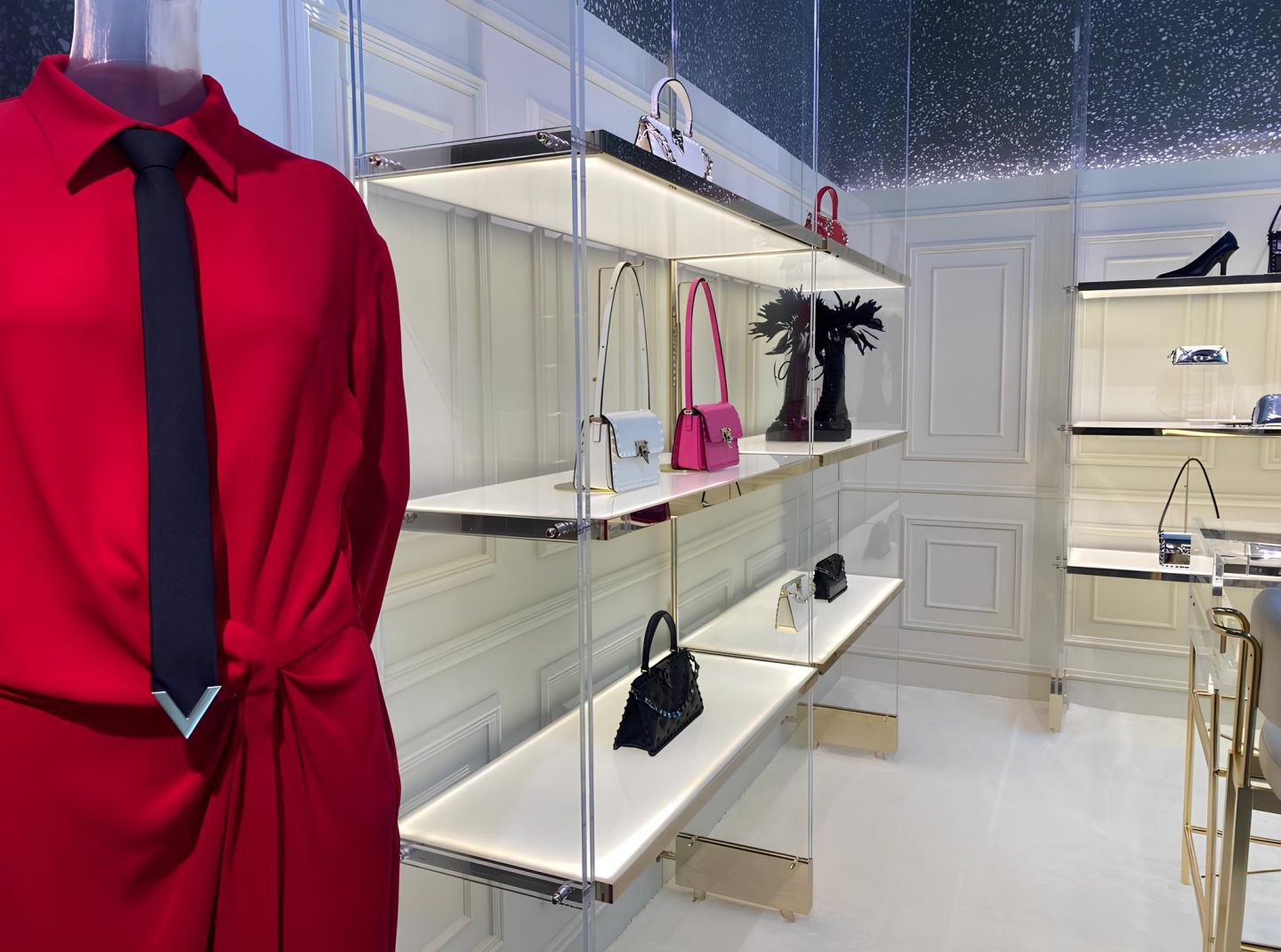 Valentino Black Tie Retail design Pardgroup