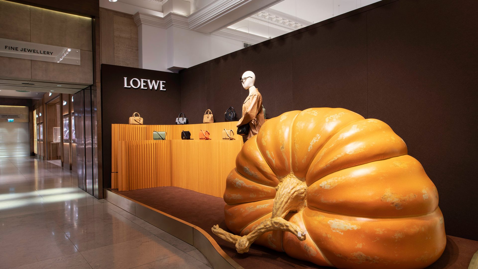Loewe Harrods Exhibition retail design_Pardgroup