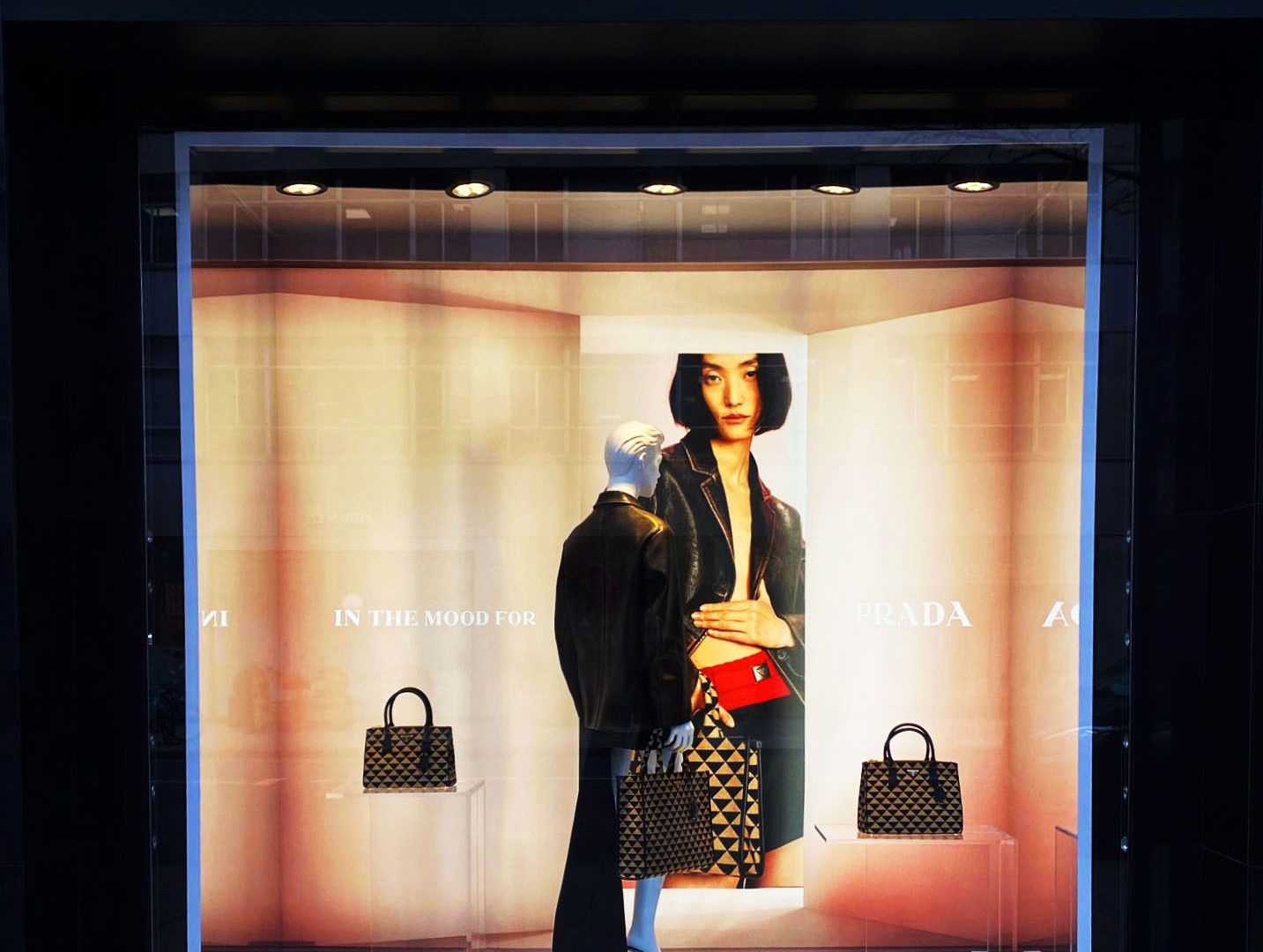 Prada, Sloane Street Londra retail design_Pardgroup
