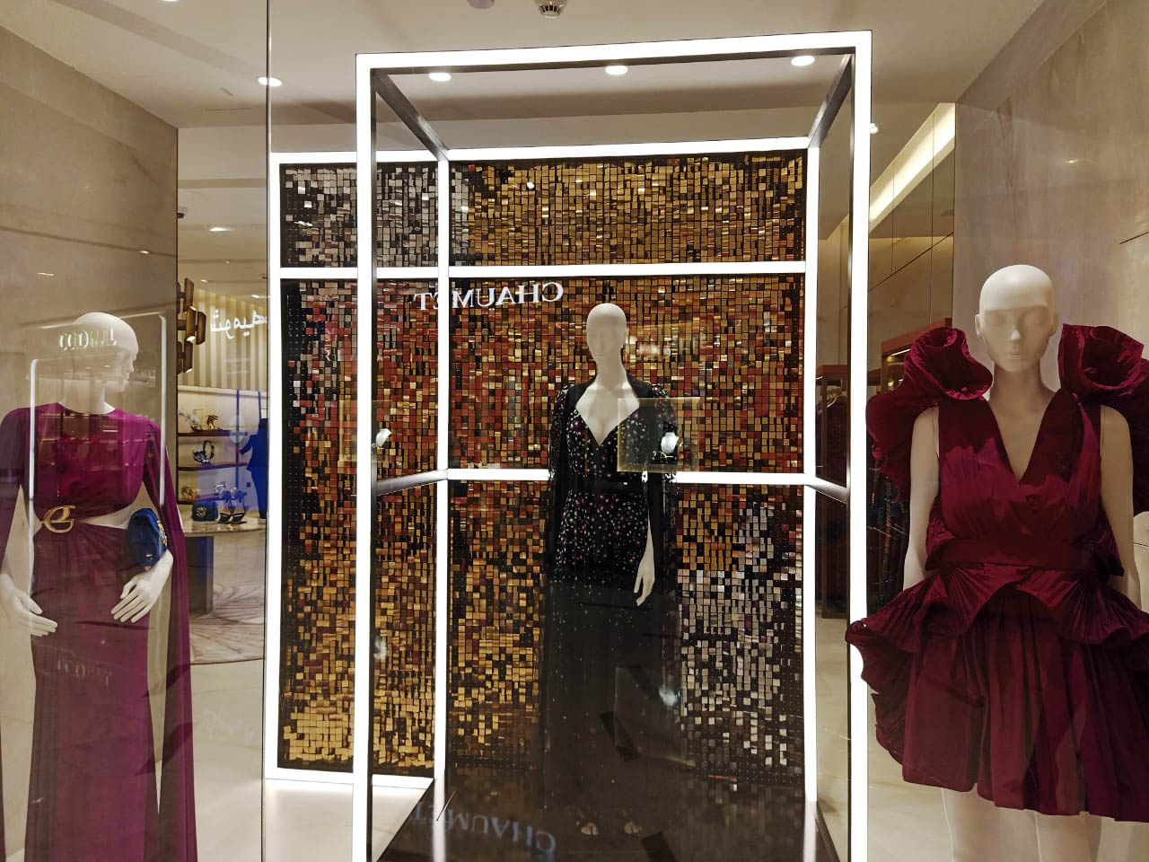 Elie Saab, Shinmerlick Windows Displays, Abu Dhabi Sowwah Square