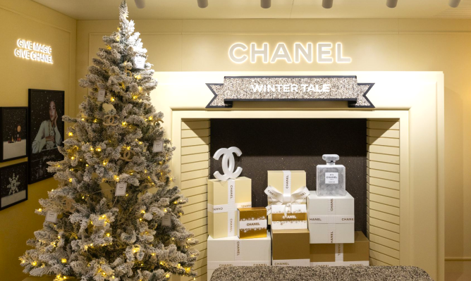 Diseñando la Magia: Cómo el Retail Cobra Vida en Navidad