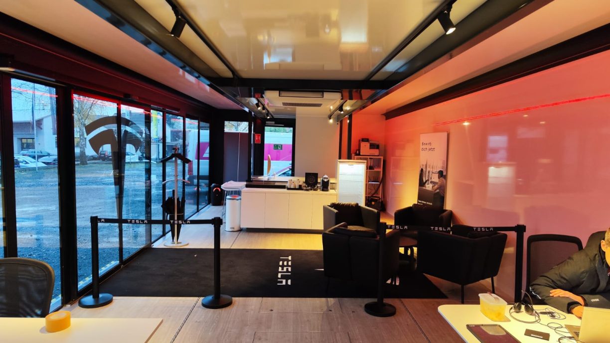 Pardgroup | 2023.12_TESLA-Pop-Up-1